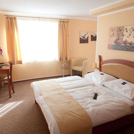 Aristo Hotel Filderstadt Room photo