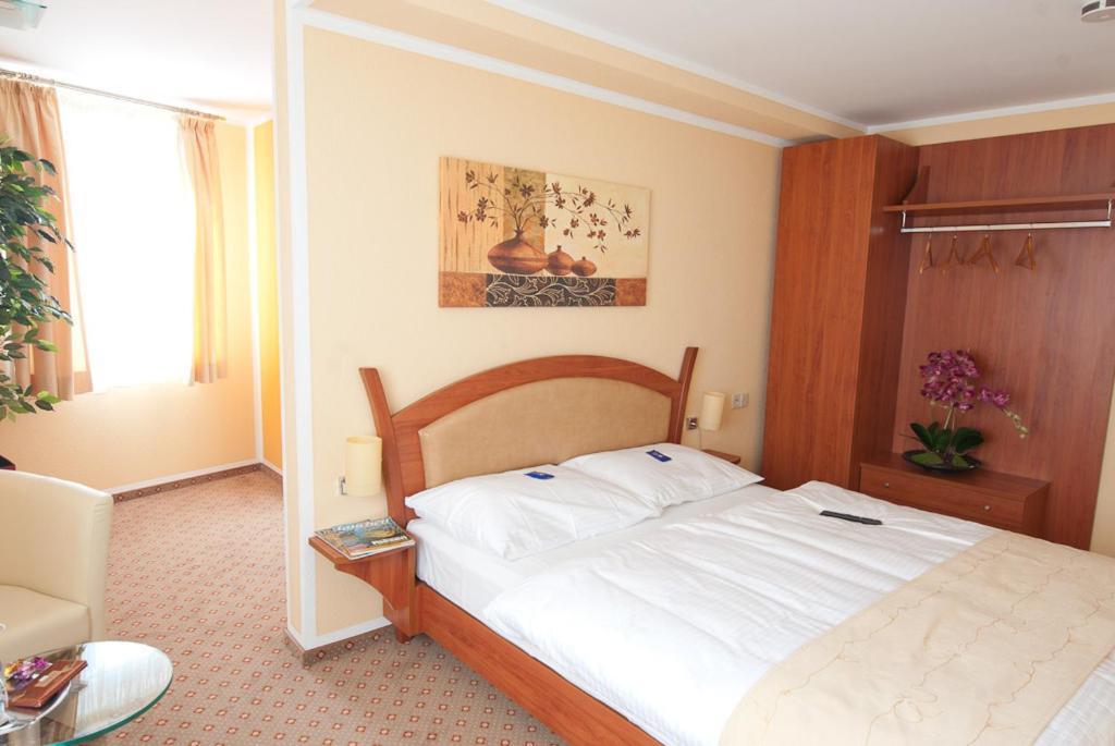 Aristo Hotel Filderstadt Room photo